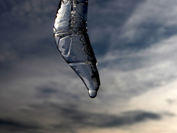 عکس استوک یخ با آسمان